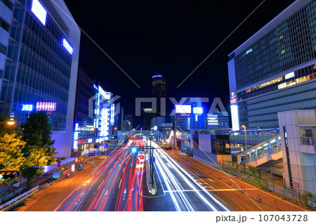 【神奈川県】新横浜の夜景(新横浜通り) 【神奈川県】新横浜の夜景(新横浜通り) 107043728