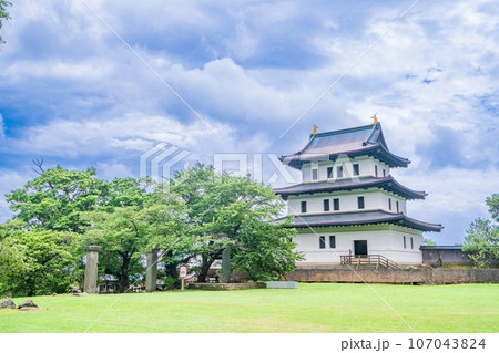 （北海道）松前城・天守閣　夏 107043824