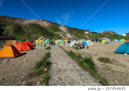 日本の立山の雷鳥沢キャンプ場 107044685