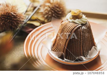 モンブラン ケーキの写真素材 モンブラン ケーキの写真素材 107046958