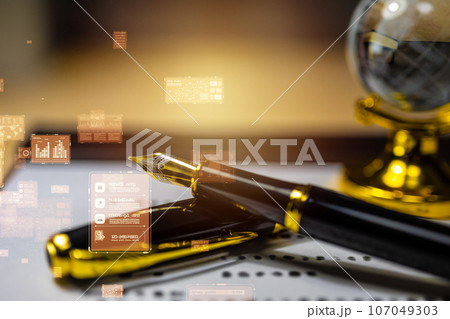 レトロでビンテージ感のあるテーブルフォト（イメージ） 107049303