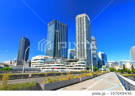 【神奈川県】快晴の横浜ベイクォーター 【神奈川県】快晴の横浜ベイクォーター 107049436