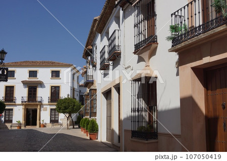スペイン ロンダ テノリオ通りの風景 107050419