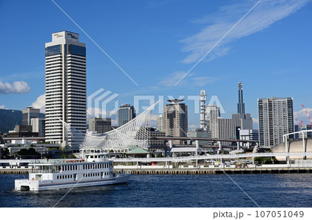 神戸港と船 107051049