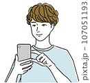 スマートフォンを持った男性 107051193