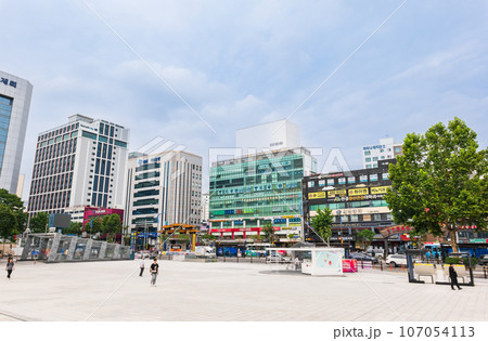 プサン駅前　※一部ソフトフォーカス 107054113