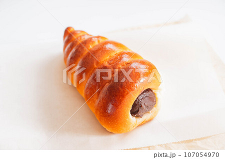 巻き貝状パン　チョココルネ 107054970