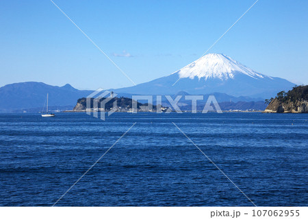 新春の冨士山と湘南海岸 新春の冨士山と湘南海岸 107062955