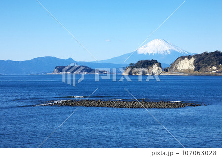 新春の和賀江島と冨士山 107063028
