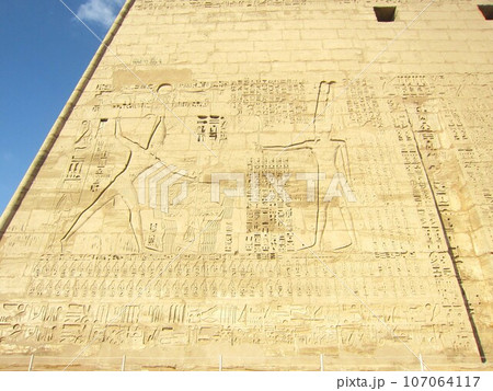 エジプト、ルクソール、メディネットハブ寺院（ラムセス3世寺院） 107064117