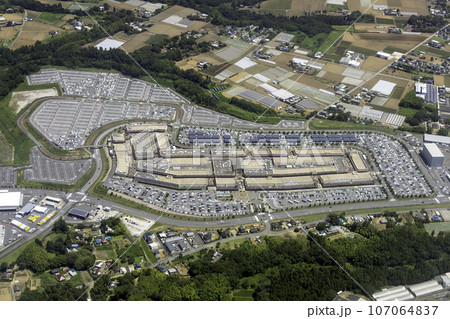 千葉県の酒々井町にあるアウトレットモールを空撮 107064837