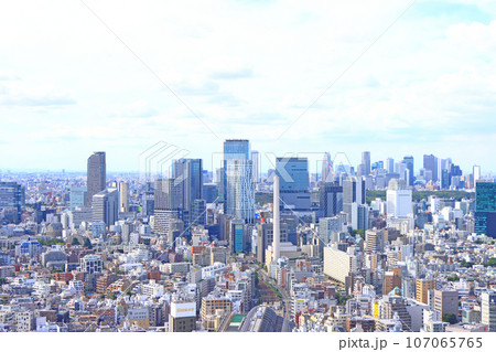 東京都、繁華街渋谷とその周辺の風景 107065765