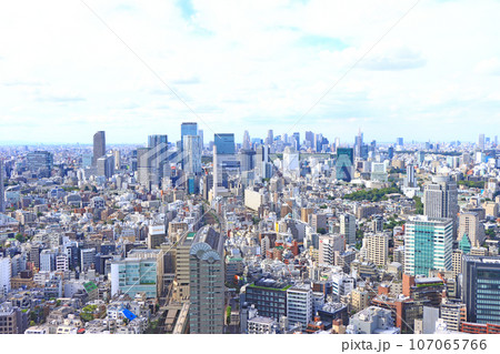 東京都、繁華街渋谷とその周辺の風景 107065766