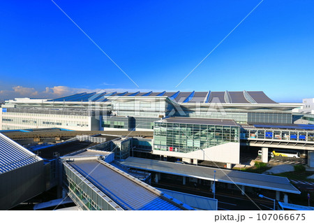 【東京都】快晴の羽田空港第3ターミナル(東京国際空港 国際線ターミナル) 【東京都】快晴の羽田空港第3ターミナル(東京国際空港 国際線ターミナル) 107066675