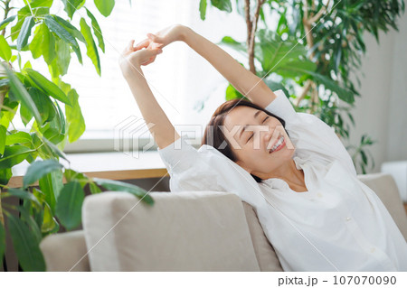 女性 ソファ 女性 ソファ 107070090