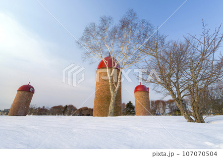 北海道根室市・雪景色の明治公園サイロ広場 / Nemuro, Japan 107070504