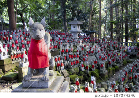 豊川稲荷 霊狐塚 107074246