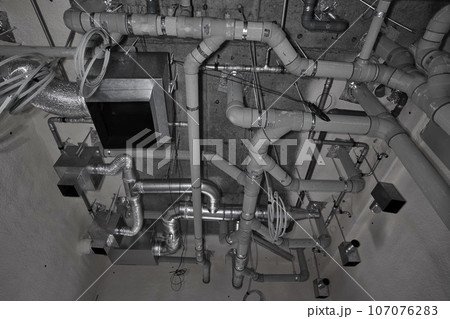 天井内配管 107076283