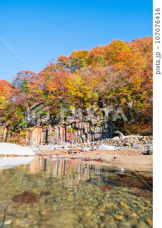 八幡平・松川渓谷の紅葉(松川玄武岩) 八幡平・松川渓谷の紅葉(松川玄武岩) 107076416