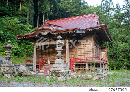 日野澤大神社 拝殿 早朝の風景 皆野町 日野澤大神社 拝殿 早朝の風景 皆野町 107077396
