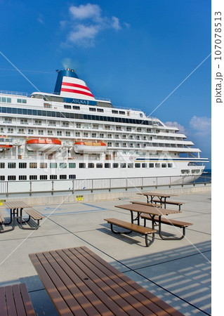 境夢港ターミナルに停泊する豪華客船 飛鳥II 境夢港ターミナルに停泊する豪華客船 飛鳥II 107078513