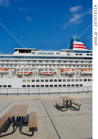 境夢港ターミナルに停泊する豪華客船 飛鳥II 境夢港ターミナルに停泊する豪華客船 飛鳥II 107078514