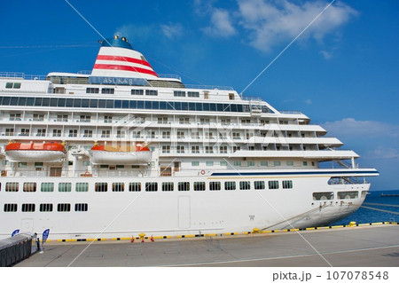 境夢港ターミナルに停泊する豪華客船 飛鳥II 境夢港ターミナルに停泊する豪華客船 飛鳥II 107078548