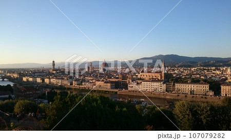 イタリア フィレンツェの夕暮れ イタリア フィレンツェの夕暮れ 107079282