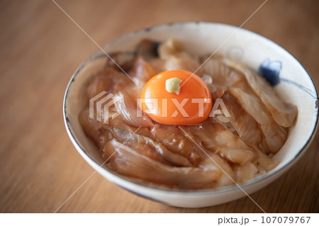 天然ヒラメ丼 天然ヒラメ丼 107079767