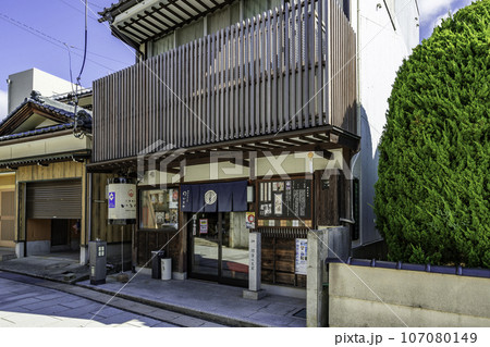 三国湊 上八町通りの町並み 福井県坂井市 三国湊 上八町通りの町並み 福井県坂井市 107080149