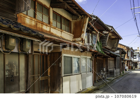 三国湊　滝谷出村の町並み　福井県坂井市 107080619