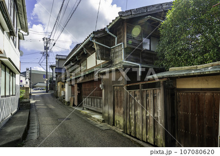 三国湊　滝谷出村の町並み　福井県坂井市 107080620