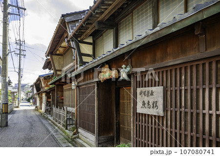 三国湊　滝谷出村の町並み　魚志楼　福井県坂井市 107080741
