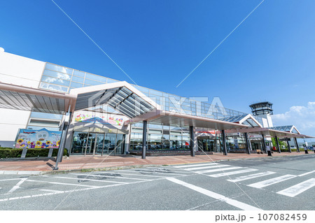 山形県東根市　快晴の山形空港（おいしい山形空港） 107082459