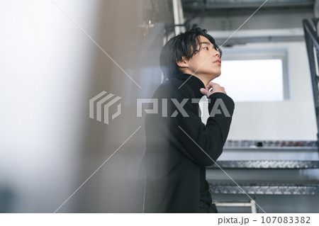 若い男性　ビューティー　ポートレート 107083382