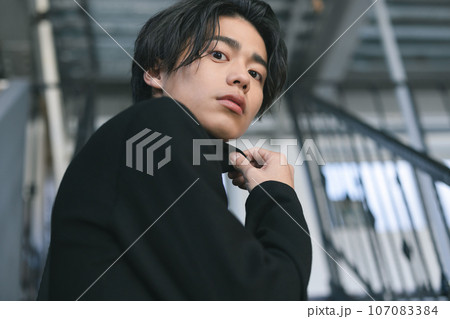 若い男性のポートレート 若い男性のポートレート 107083384