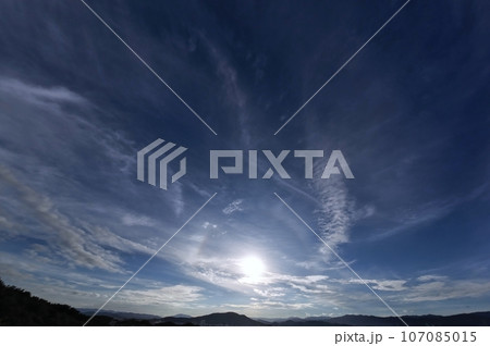 多様な雲とハロが現れた初秋の朝空・超広角・空主体・230915am 多様な雲とハロが現れた初秋の朝空・超広角・空主体・230915am 107085015