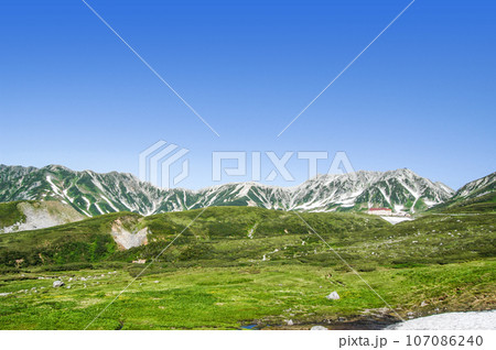 立山黒部アルペンルート 天狗平辺りより別山方面を望む 立山黒部アルペンルート 天狗平辺りより別山方面を望む 107086240