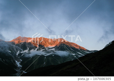 夕景の立山(アーベントロート) 夕景の立山(アーベントロート) 107086305