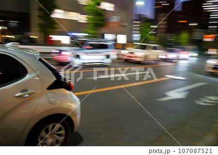 夜の目黒通り 夜の目黒通り 107087521