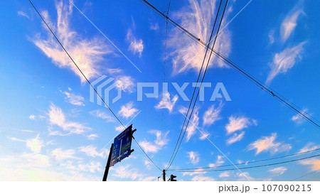 広がる青空と雲 107090215