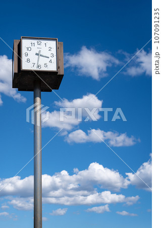 葛西臨海公園の時計塔－左縦 107091235