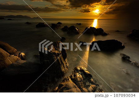 野北海岸の夕景 107093034