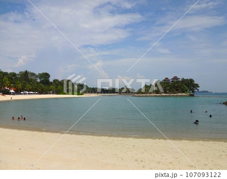 Beach of Sentosa Island / セントーサ島のビーチ 107093122