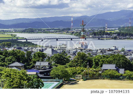 三国湊の町並み　九頭竜川新保橋　福井県坂井市 107094135
