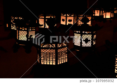 春日大社の万燈籠 107095032