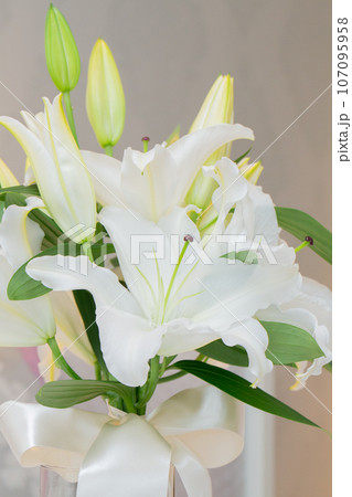 ゴージャスなカサブランカのブーケ 花嫁 ゴージャスなカサブランカのブーケ 花嫁 107095958