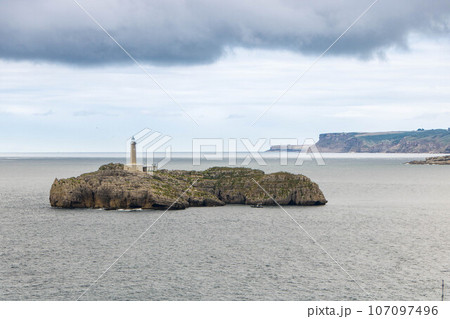 Biscay bay and isla do mouro at santander, spain Biscay bay and isla do mouro at santander, spain 107097496