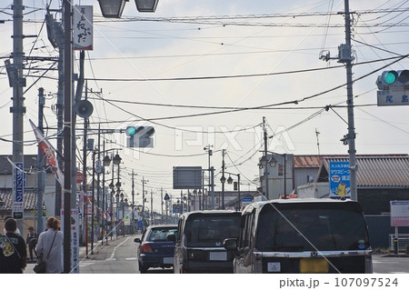 夕方からの開催待つ会場の県道142号線(旧国道354号)｢尾島ねぷたまつり(2023.8.15)｣  107097524
