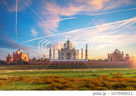 Famous Taj Mahal, panoramic view from Mehtab Bagh, India, Agra, Uttar Pradesh 107098021